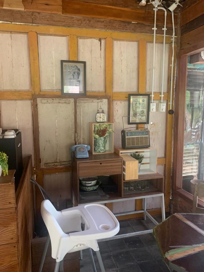 Kampung Lawasan Heritage Cottage Maguwo Exterior foto