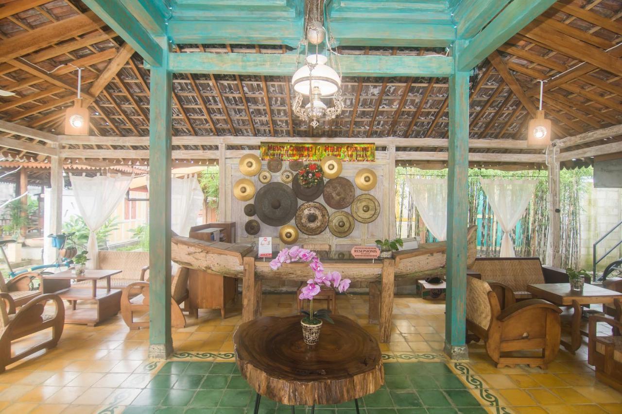 Kampung Lawasan Heritage Cottage Maguwo Exterior foto